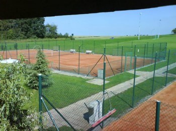 Tennisplatz Bild 2